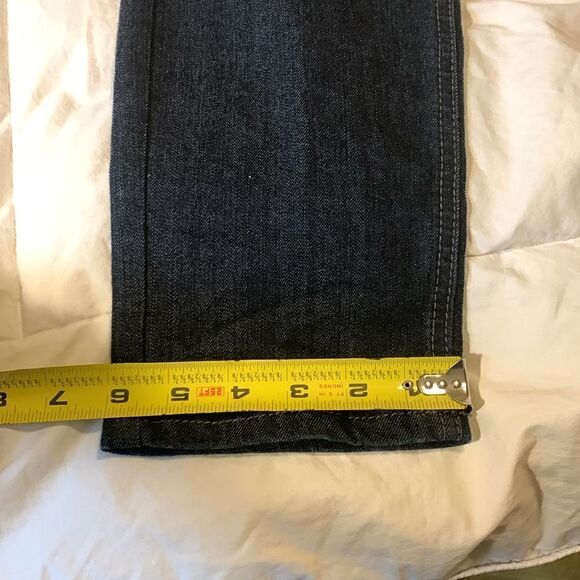 D. JEANS., New York, ladies size 12, like new, cotton/poly/spandex blend - Picture 7 of 11
